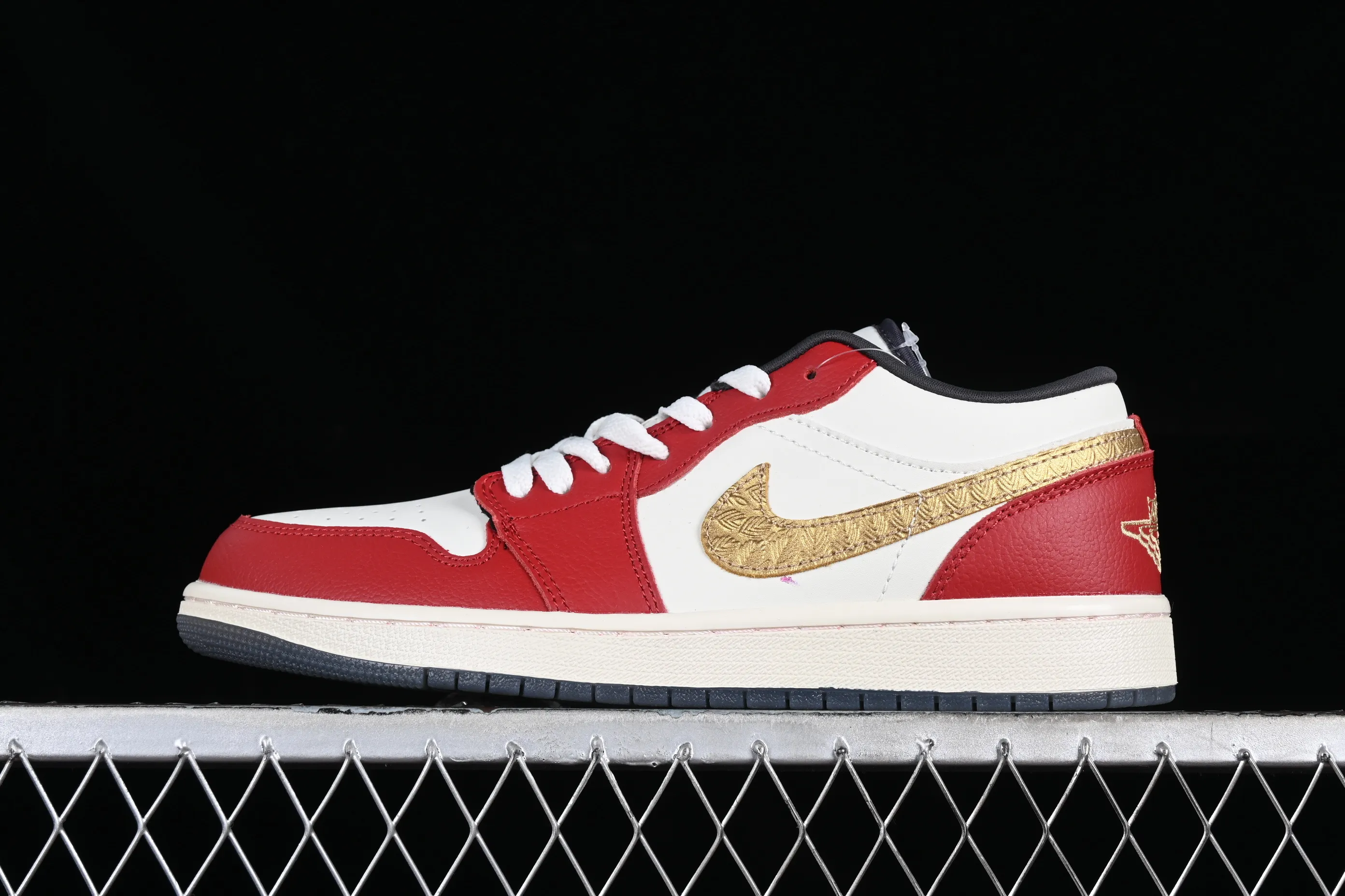 All categories Air Jordan Jordan series basketball shoes Air Jordan 1 Low Z version Jordan 1 Low "Year of the Dragon" AJ1 Joe 1 Year of the Dragon limited cultural and leisure sneakers FJ5735-100